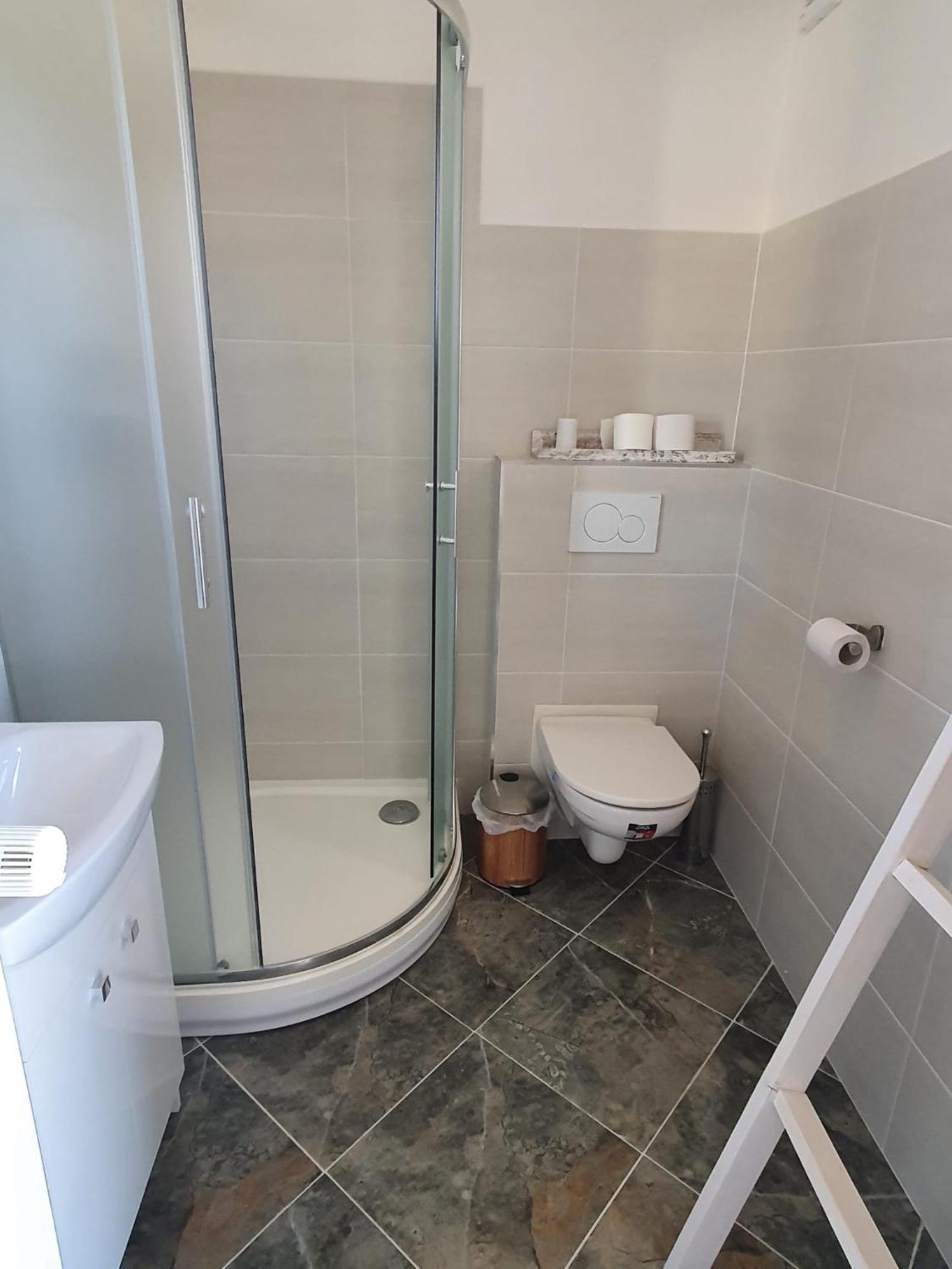 U-Aldy Apartment Velke Losiny Luaran gambar