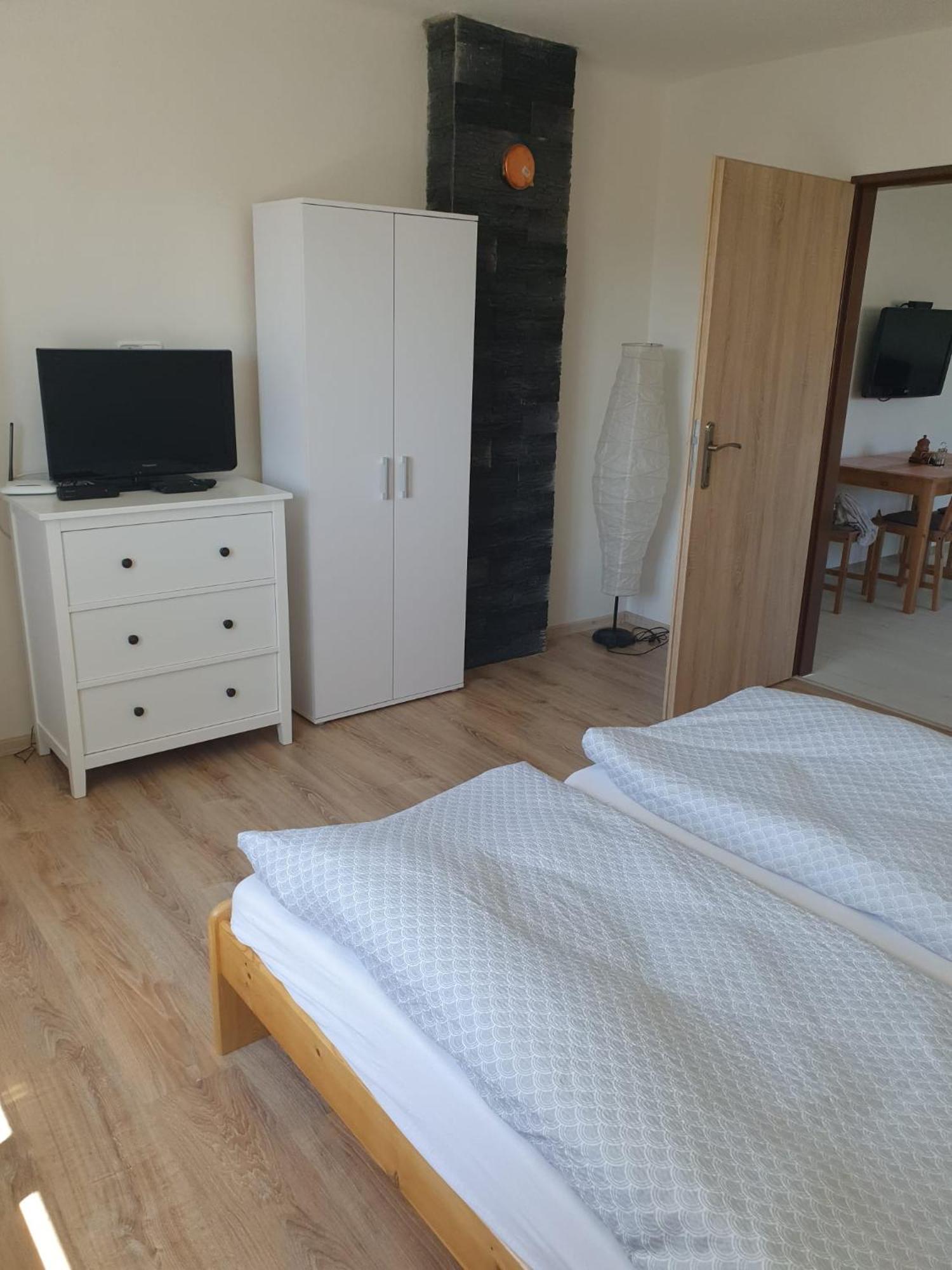 U-Aldy Apartment Velke Losiny Luaran gambar